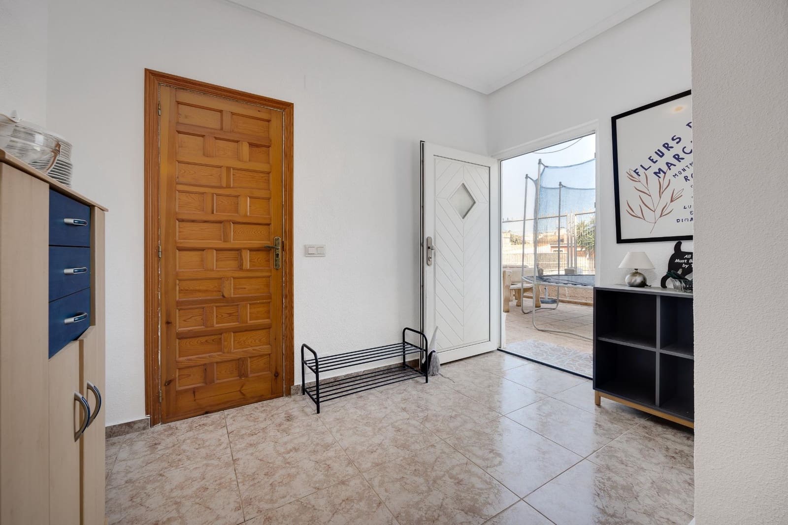 4 soveværelse Villa til leje i Torrevieja med swimmingpool garage - € 2.500 (Ref: 9317838)