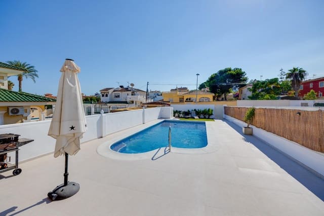 4 soveværelse Villa til leje i Los Balcones - Los Altos, Torrevieja med swimmingpool garage - € 2.500 (Ref: 9317838)