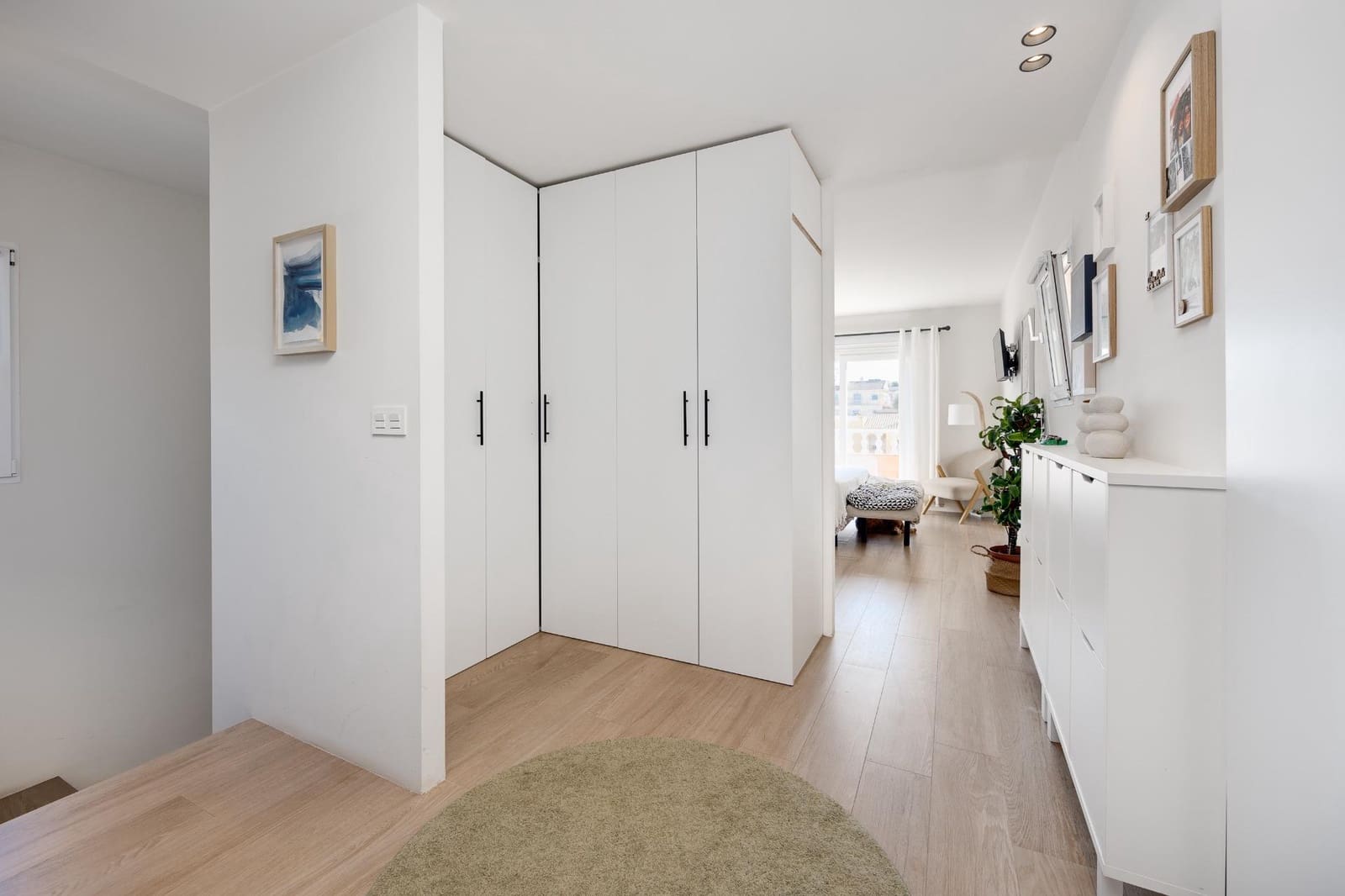 4 soveværelse Villa til leje i Torrevieja med swimmingpool garage - € 2.500 (Ref: 9317838)