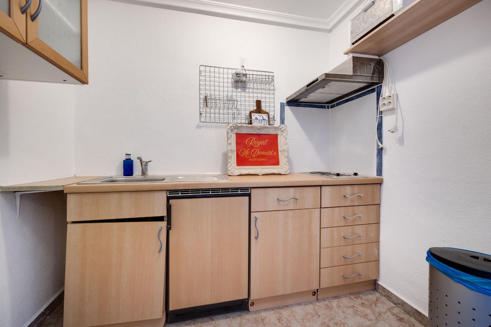 4 soveværelse Villa til leje i Torrevieja med swimmingpool garage - € 2.500 (Ref: 9317838)