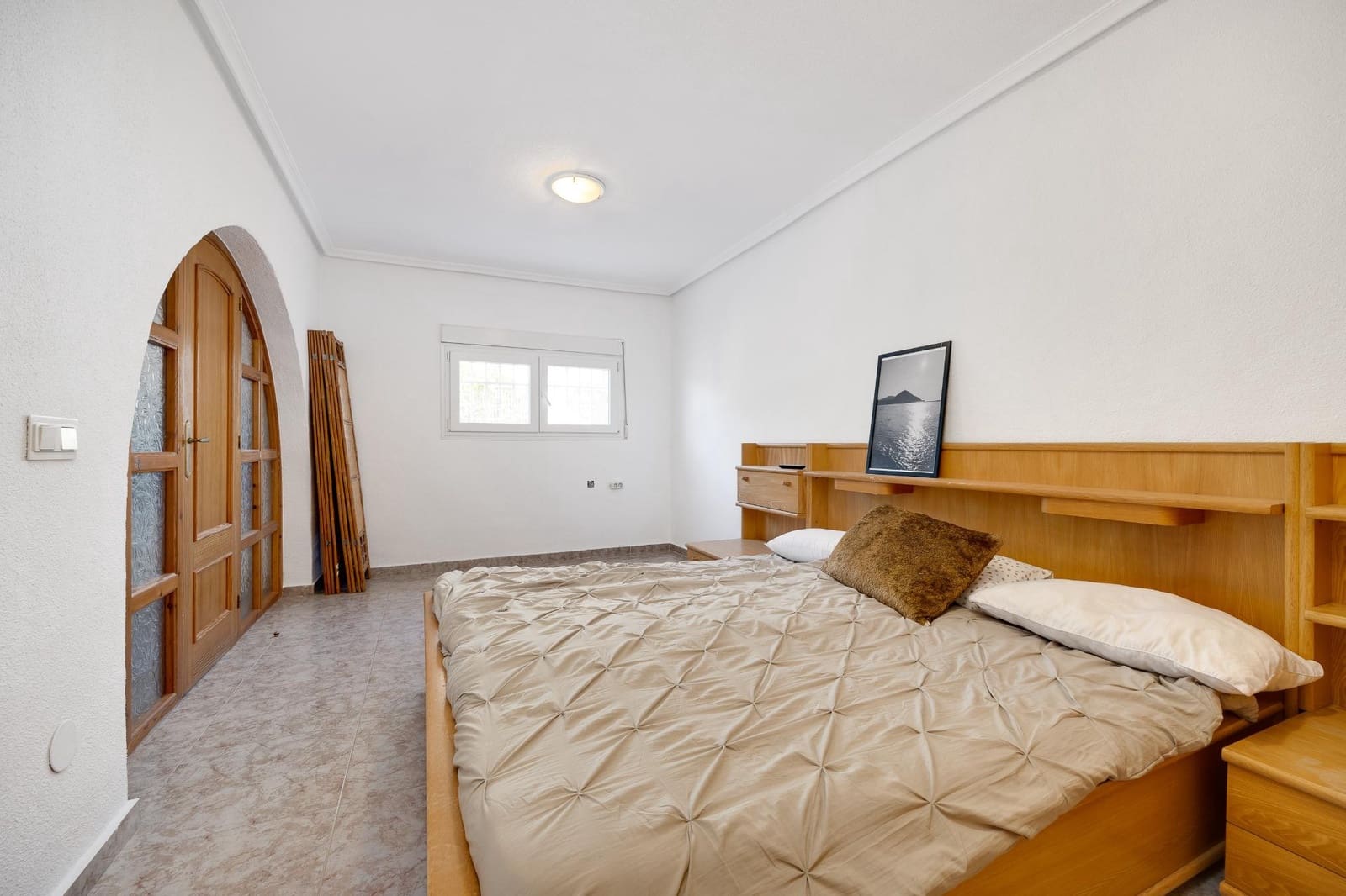4 soveværelse Villa til leje i Torrevieja med swimmingpool garage - € 2.500 (Ref: 9317838)