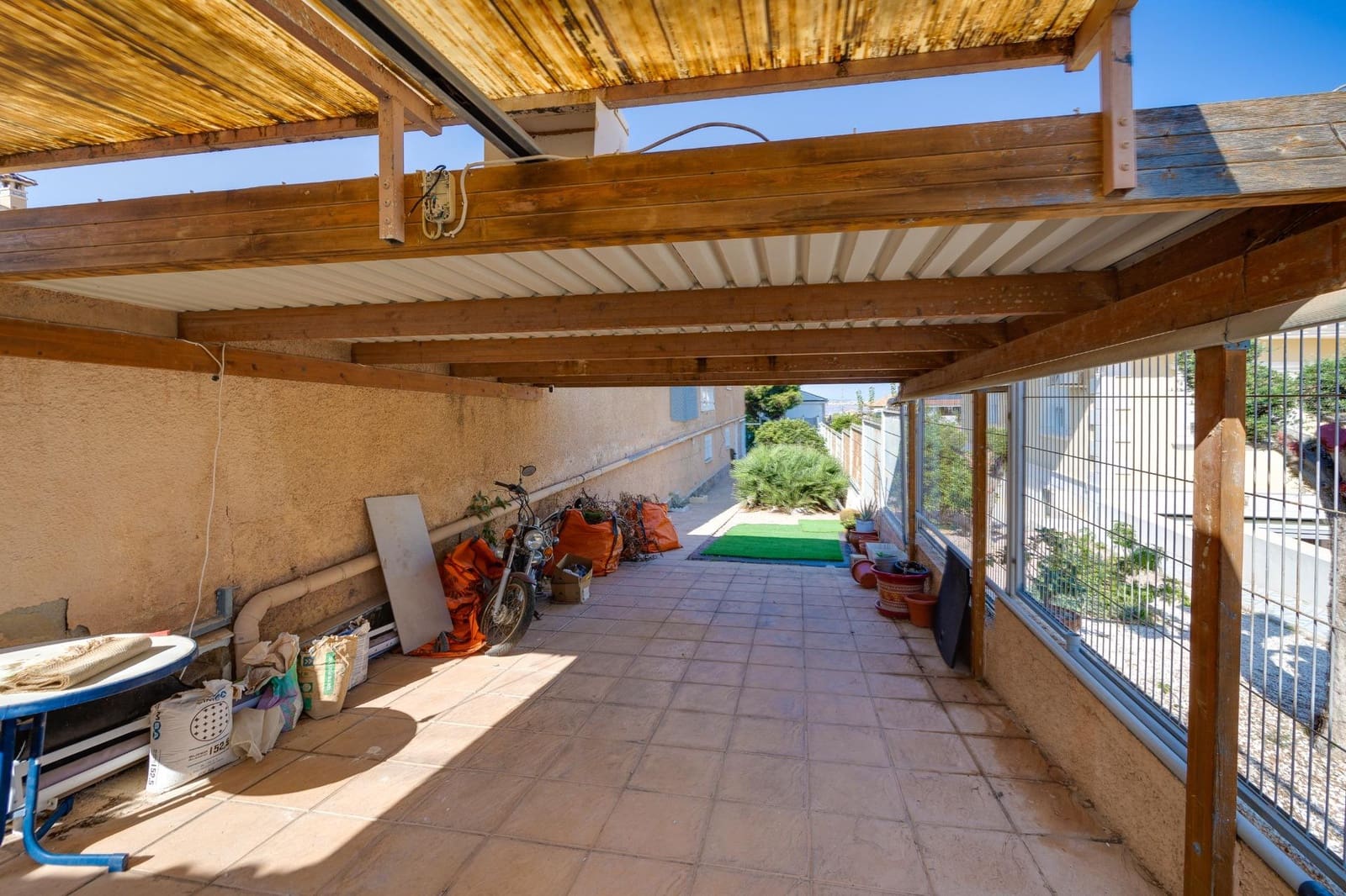 4 soveværelse Villa til leje i Torrevieja med swimmingpool garage - € 2.500 (Ref: 9317838)