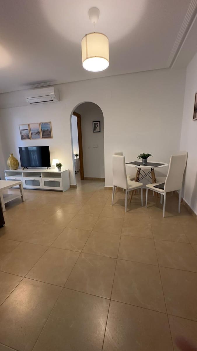 2 bedroom Apartment for rent in Torrevieja with pool - € 900 (Ref: 9450677)