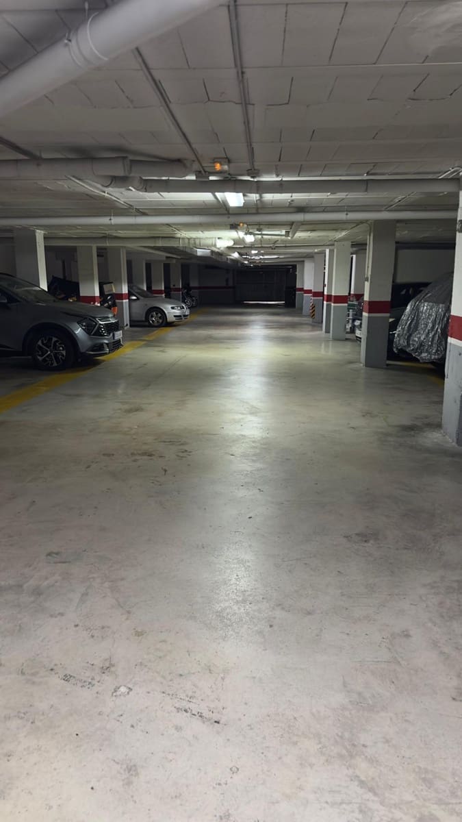 2 bedroom Apartment for rent in Torrevieja with pool - € 900 (Ref: 9450677)