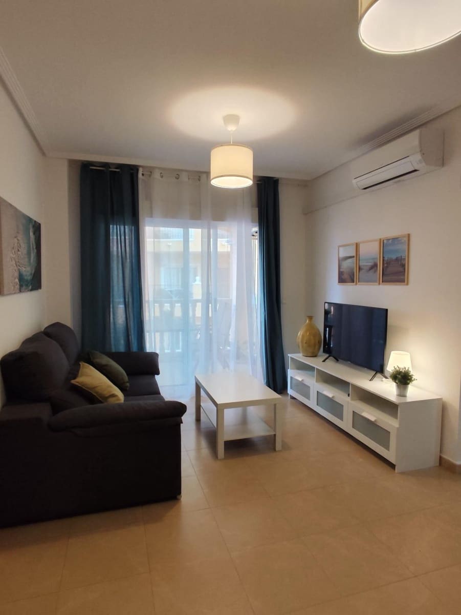 2 bedroom Apartment for rent in Torrevieja with pool - € 900 (Ref: 9450677)