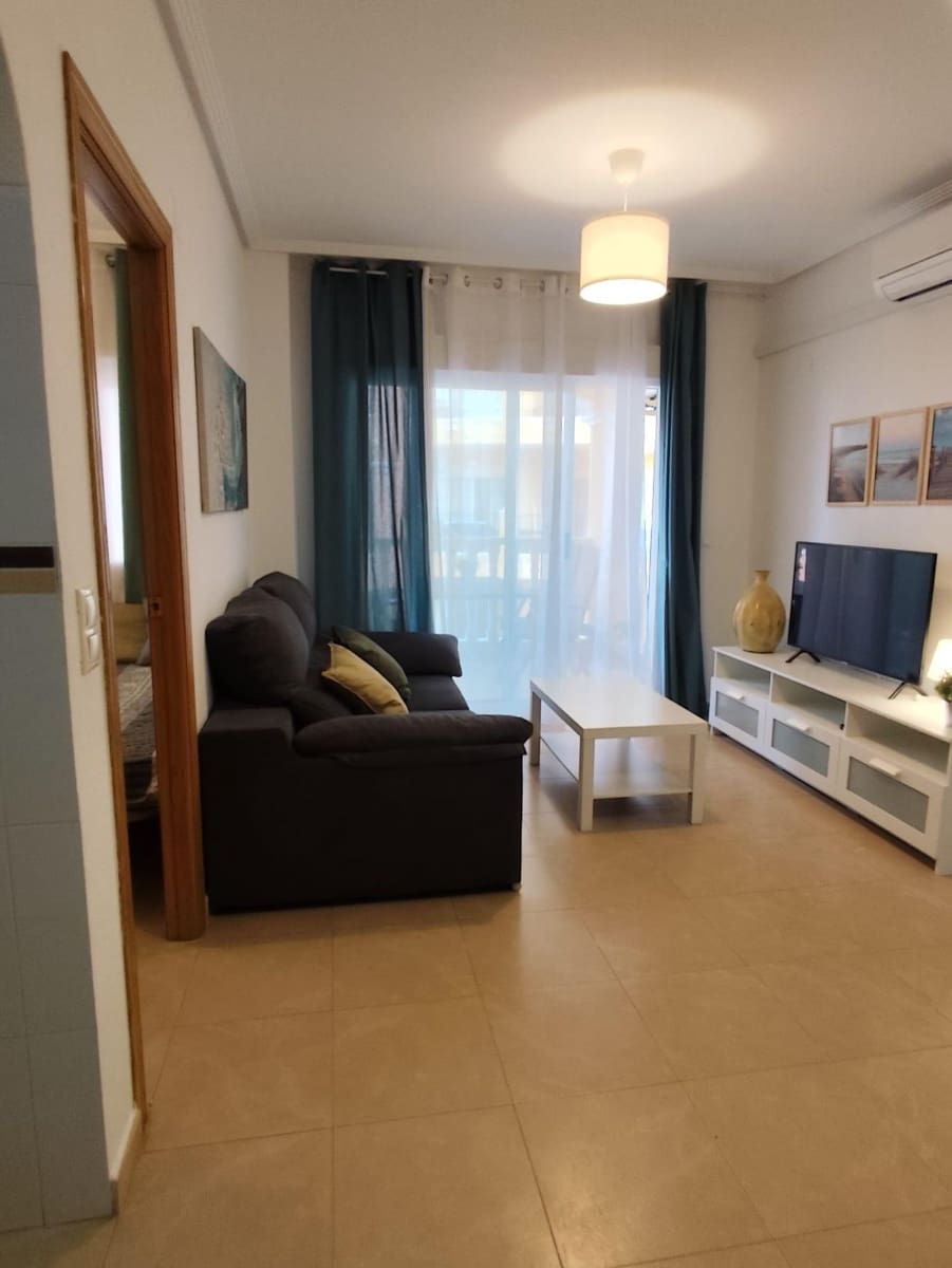 2 bedroom Apartment for rent in Torrevieja with pool - € 900 (Ref: 9450677)