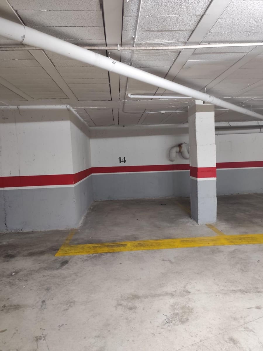 2 bedroom Apartment for rent in Torrevieja with pool - € 900 (Ref: 9450677)