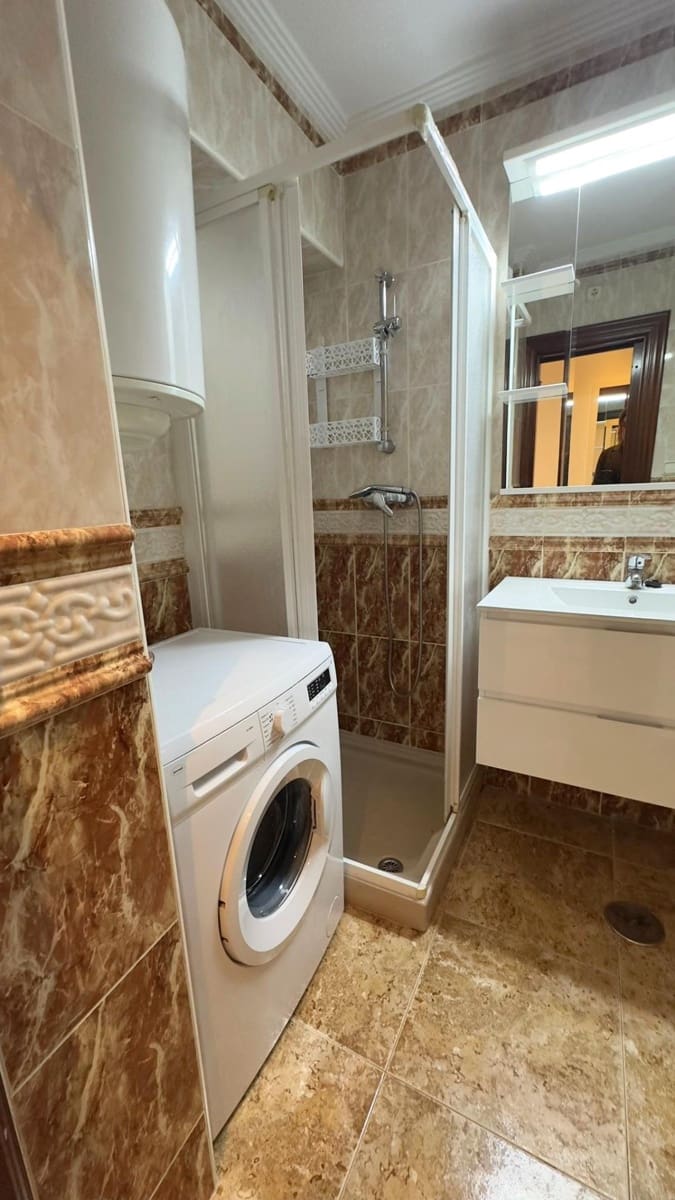 2 sypialnia Apartament do wynajęcia w Torrevieja z basenem - 1 100 € (Ref: 9452120)