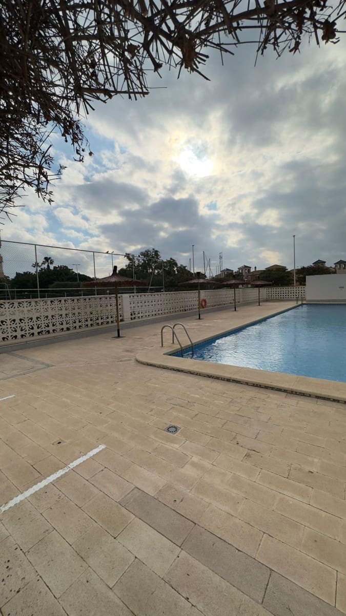 2 sypialnia Apartament do wynajęcia w Torrevieja z basenem - 1 100 € (Ref: 9452120)