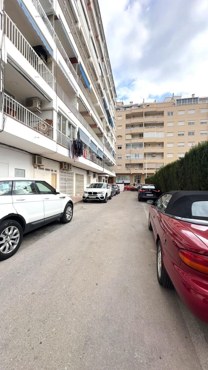 2 sypialnia Apartament do wynajęcia w Torrevieja z basenem - 1 100 € (Ref: 9452120)