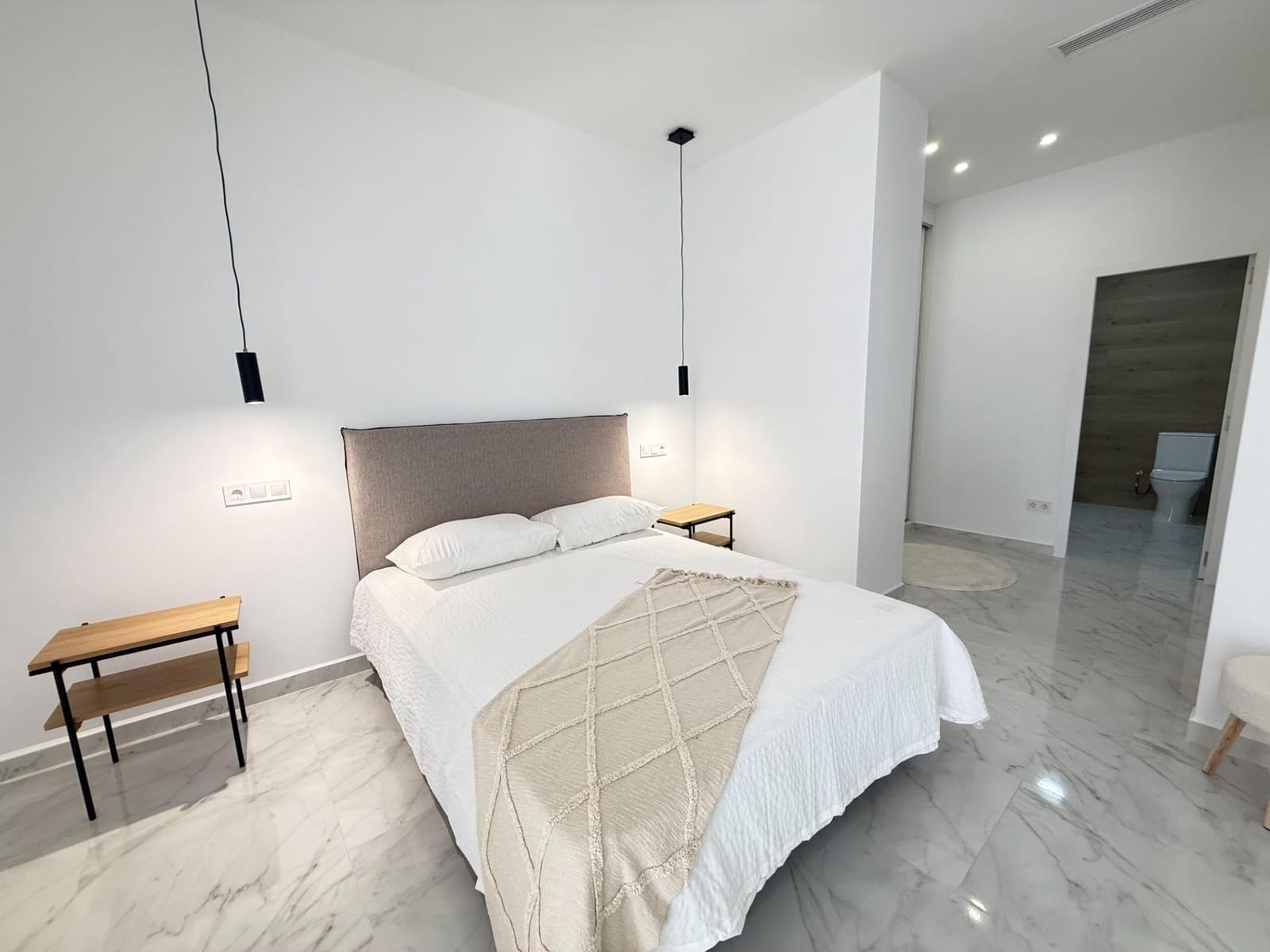 2 bedroom Apartment for sale in Torrevieja - € 259,000 (Ref: 9497180)