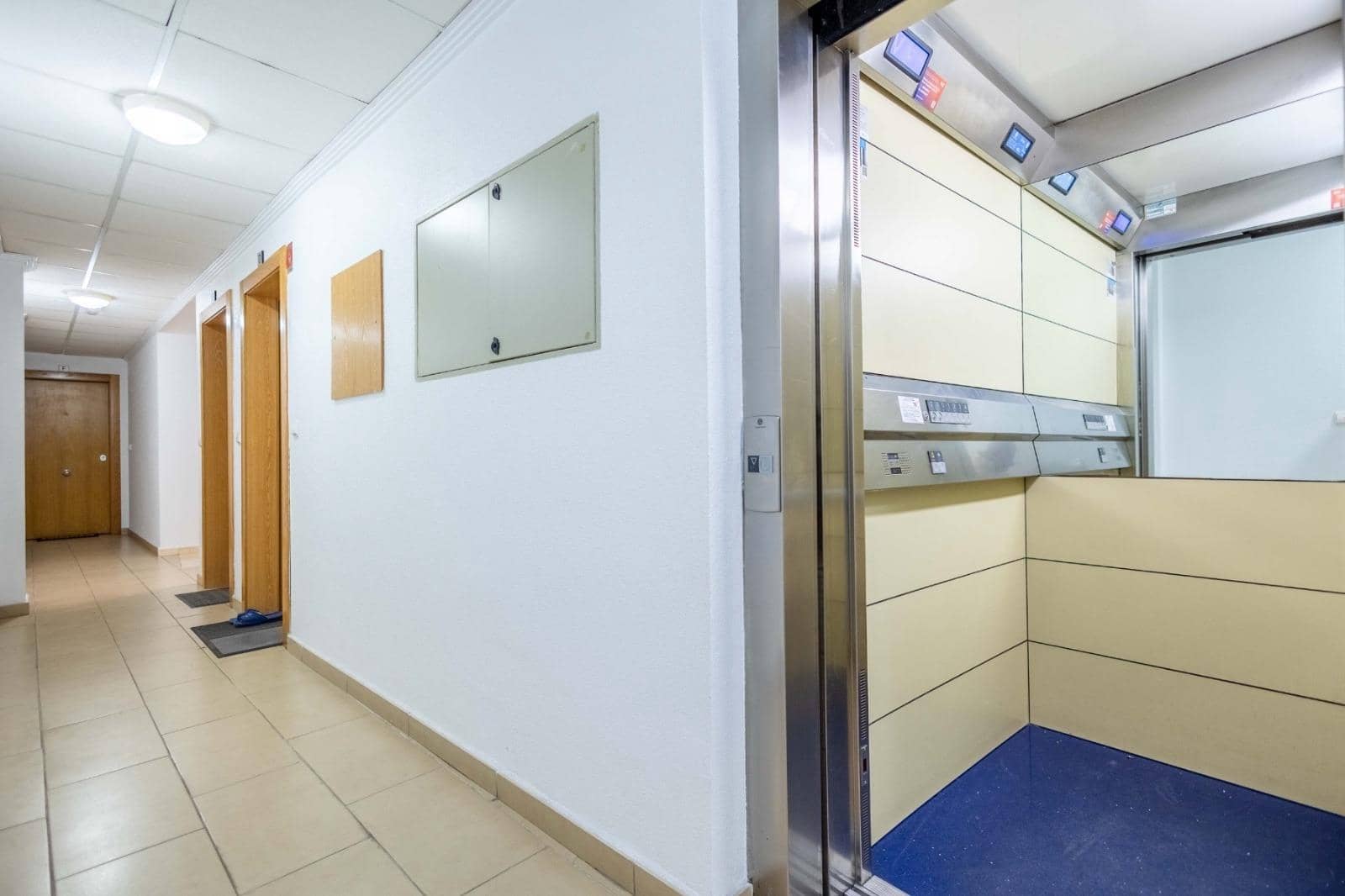 3 bedroom Apartment for sale in Torrevieja - € 220,000 (Ref: 9497181)