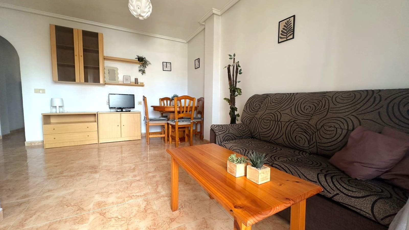 2 soveværelse Lejlighed til leje i Torrevieja - € 750 (Ref: 9524288)