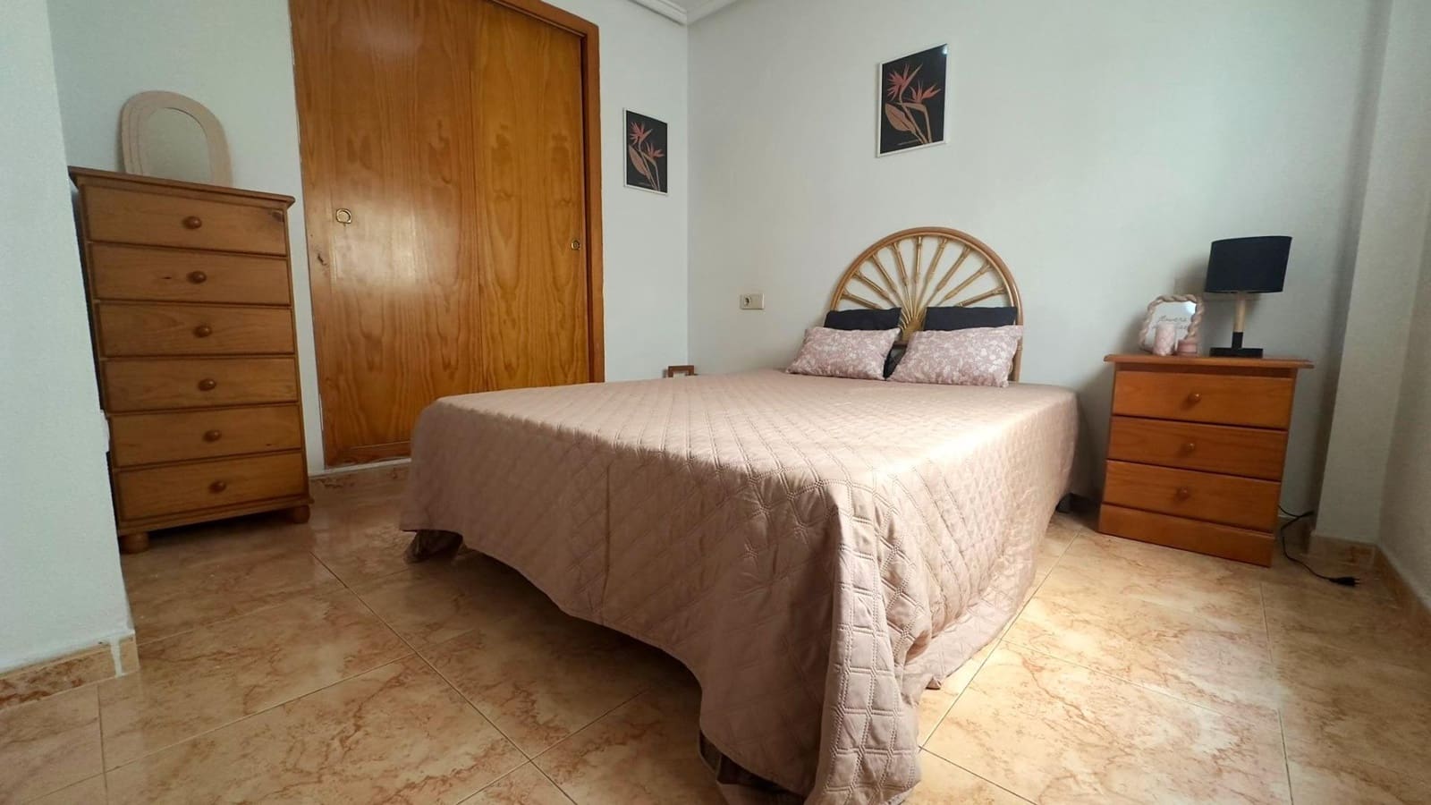 2 soveværelse Lejlighed til leje i Torrevieja - € 750 (Ref: 9524288)