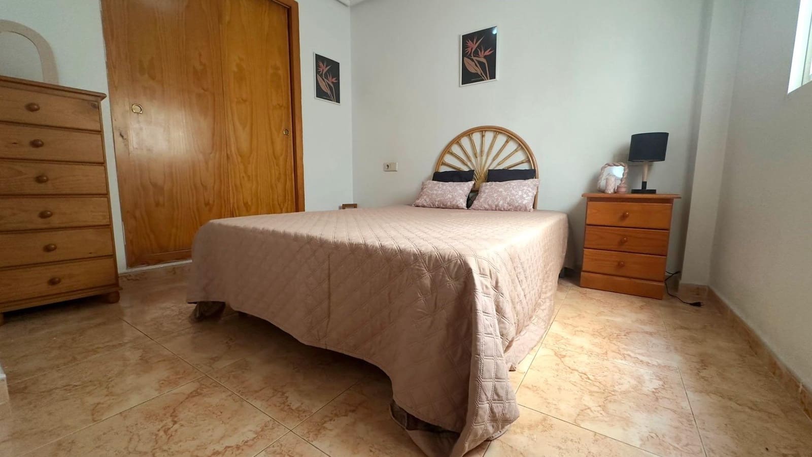 2 soveværelse Lejlighed til leje i Torrevieja - € 750 (Ref: 9524288)