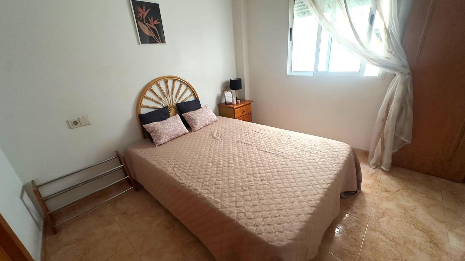 2 soveværelse Lejlighed til leje i Torrevieja - € 750 (Ref: 9524288)