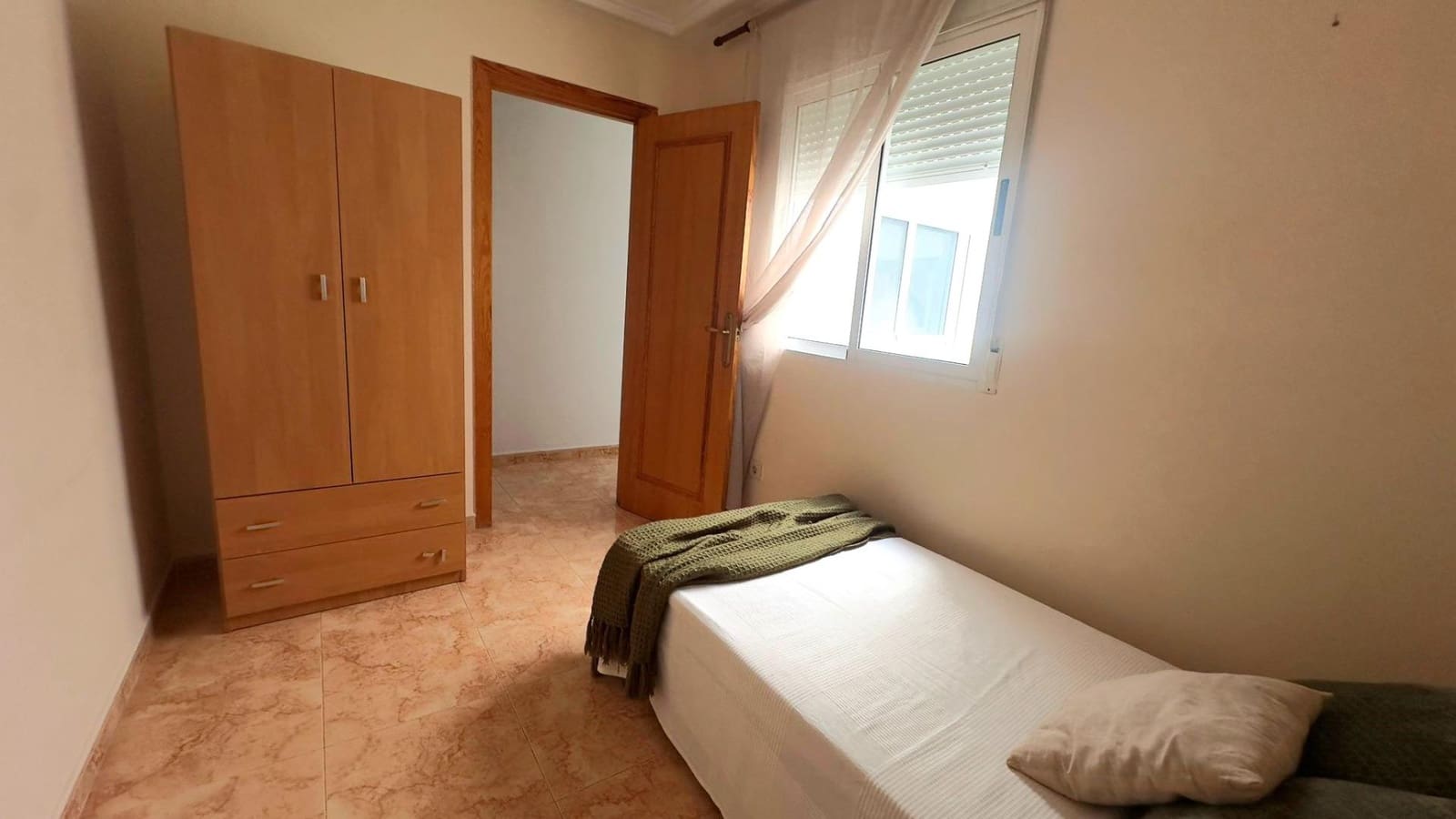 2 soveværelse Lejlighed til leje i Torrevieja - € 750 (Ref: 9524288)