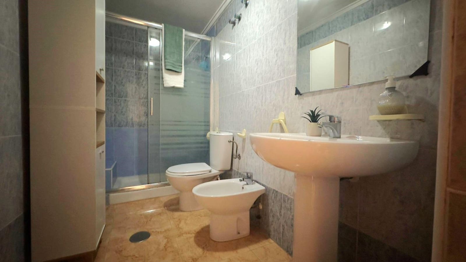 2 soveværelse Lejlighed til leje i Torrevieja - € 750 (Ref: 9524288)