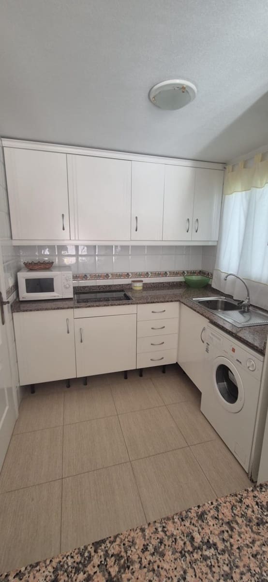 2 Zimmer Apartment zu verkaufen in Torrevieja mit Garage - 165.000 € (Ref: 9561782)