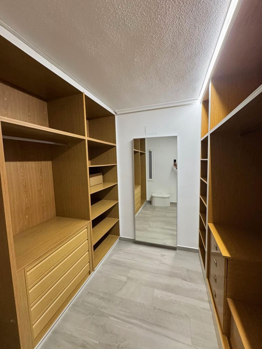 3 slaapkamer Appartement te koop in Torrevieja - € 380.000 (Ref: 9608055)