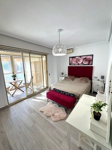 3 bedroom Apartment for sale in Centro, Torrevieja - € 380,000 (Ref: 9608055)