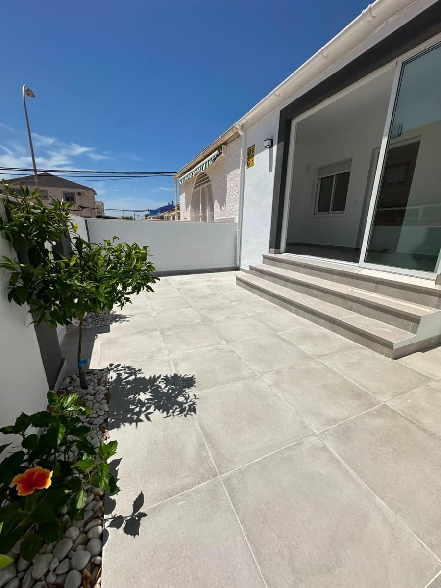 2 quarto Bungalow para venda em Torrevieja - 160 000 € (Ref: 9634249)