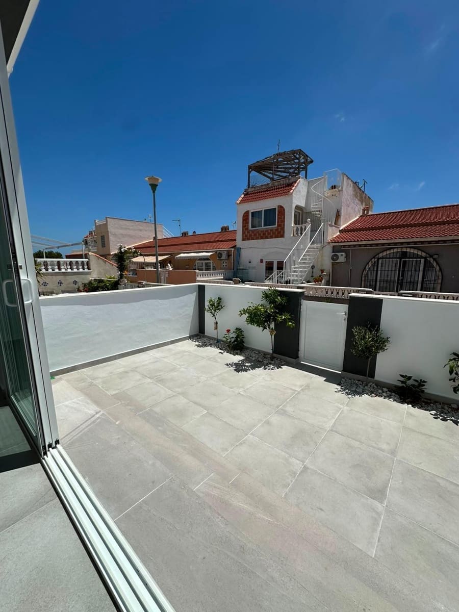 2 quarto Bungalow para venda em Torrevieja - 160 000 € (Ref: 9634249)