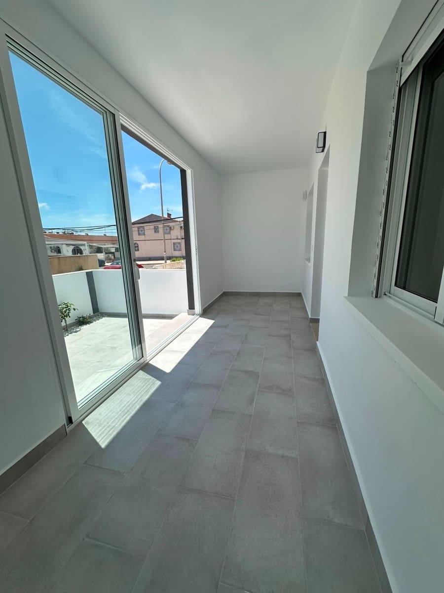 2 quarto Bungalow para venda em Torrevieja - 160 000 € (Ref: 9634249)