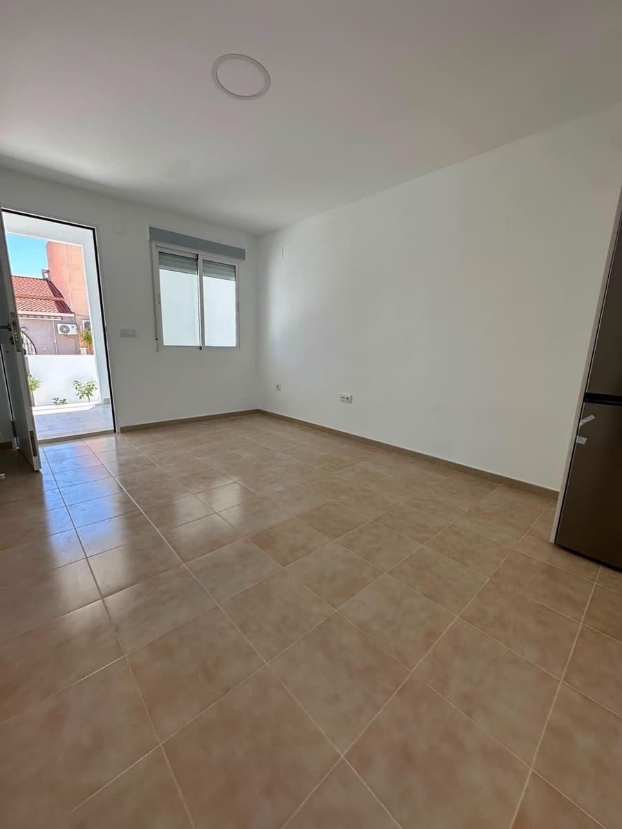 2 quarto Bungalow para venda em Torrevieja - 160 000 € (Ref: 9634249)