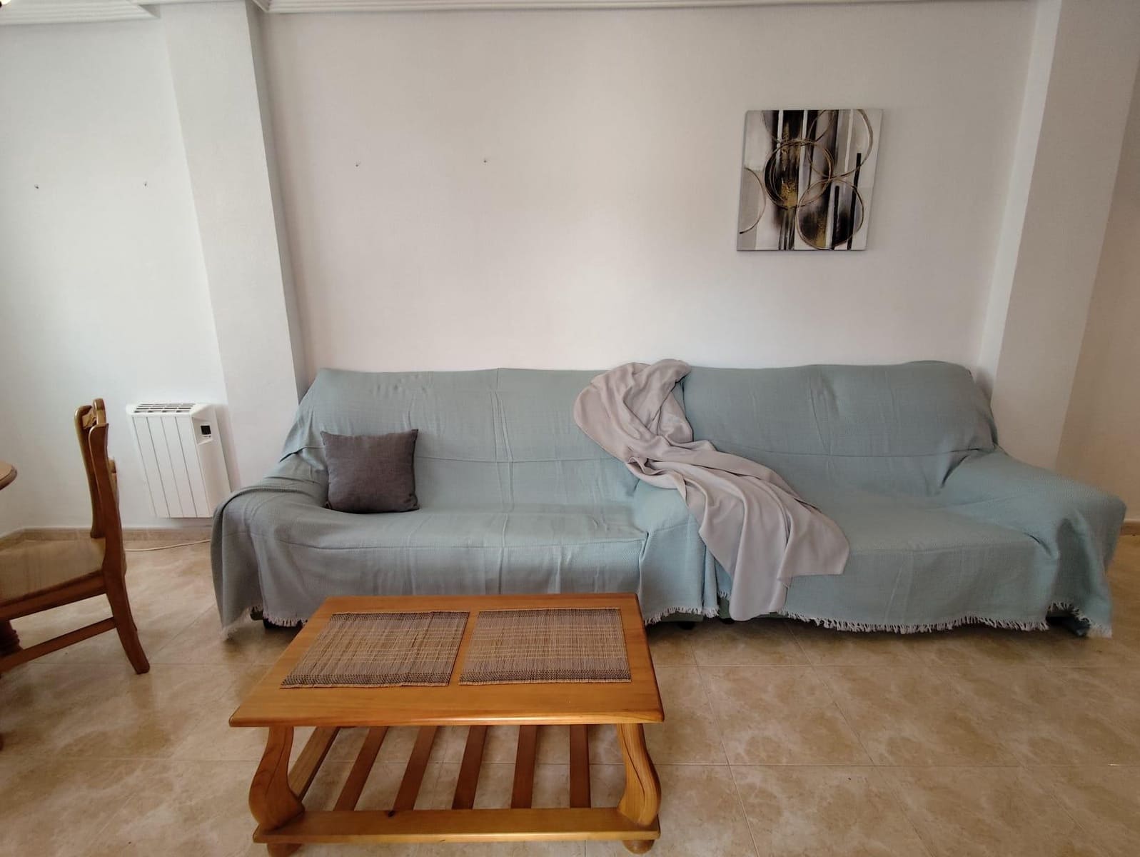 Appartement de 2 chambres à louer à Torrevieja avec piscine - 800 € (Ref: 9651962)