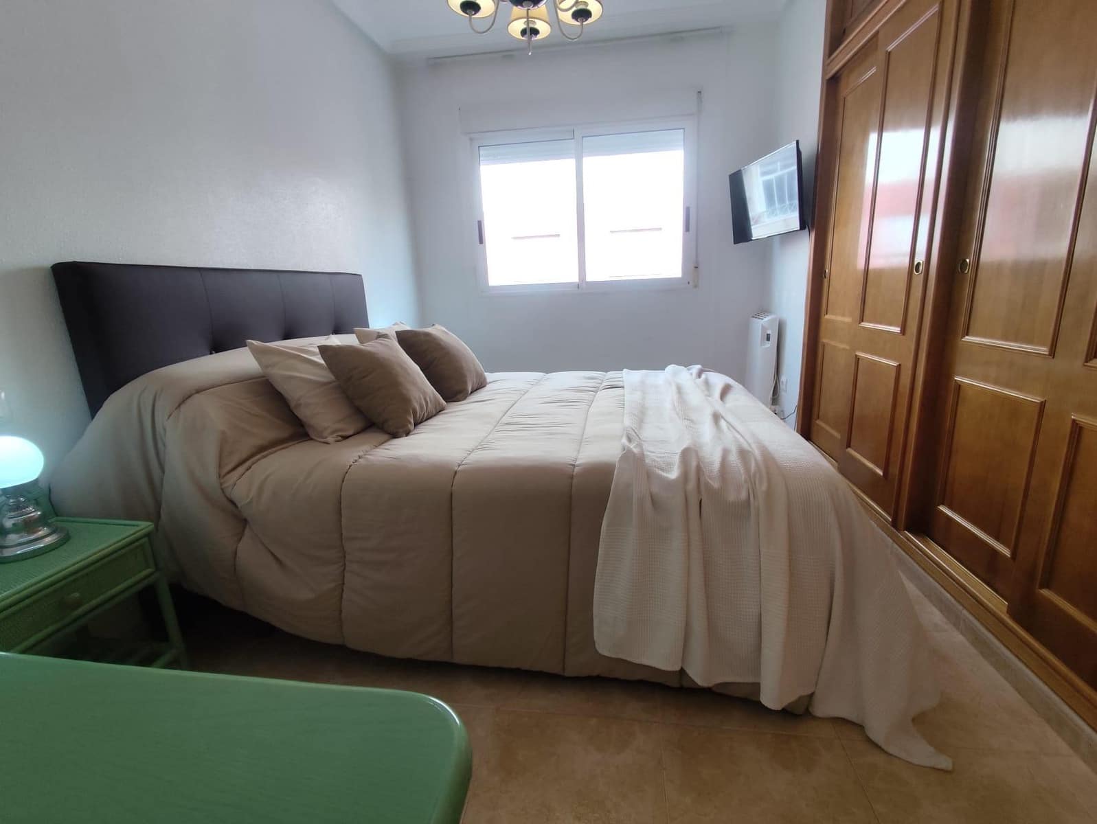 Appartement de 2 chambres à louer à Torrevieja avec piscine - 800 € (Ref: 9651962)