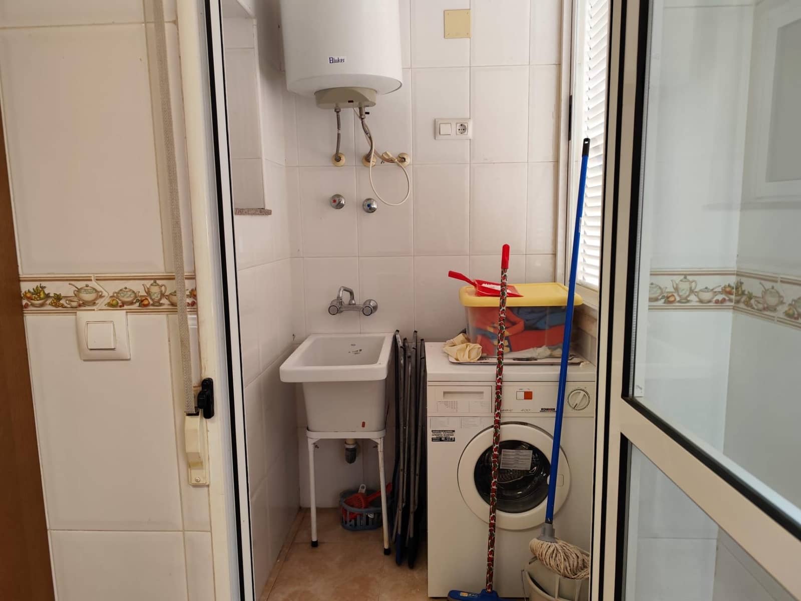 Appartement de 2 chambres à louer à Torrevieja avec piscine - 800 € (Ref: 9651962)