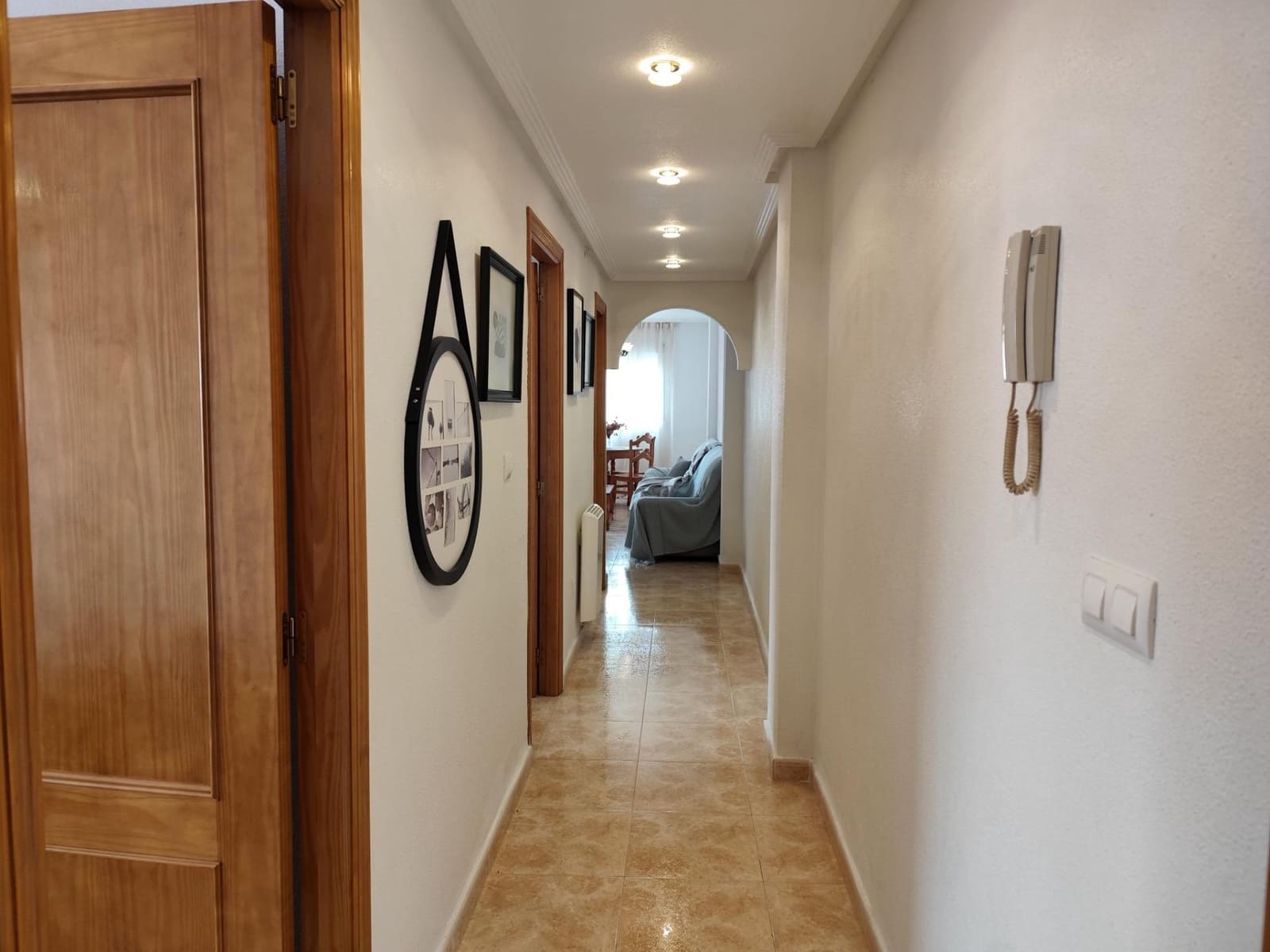 Appartement de 2 chambres à louer à Torrevieja avec piscine - 800 € (Ref: 9651962)