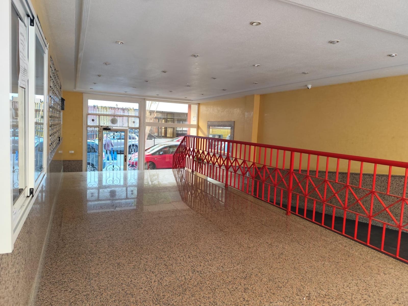 Appartement de 2 chambres à louer à Torrevieja avec piscine - 800 € (Ref: 9651962)