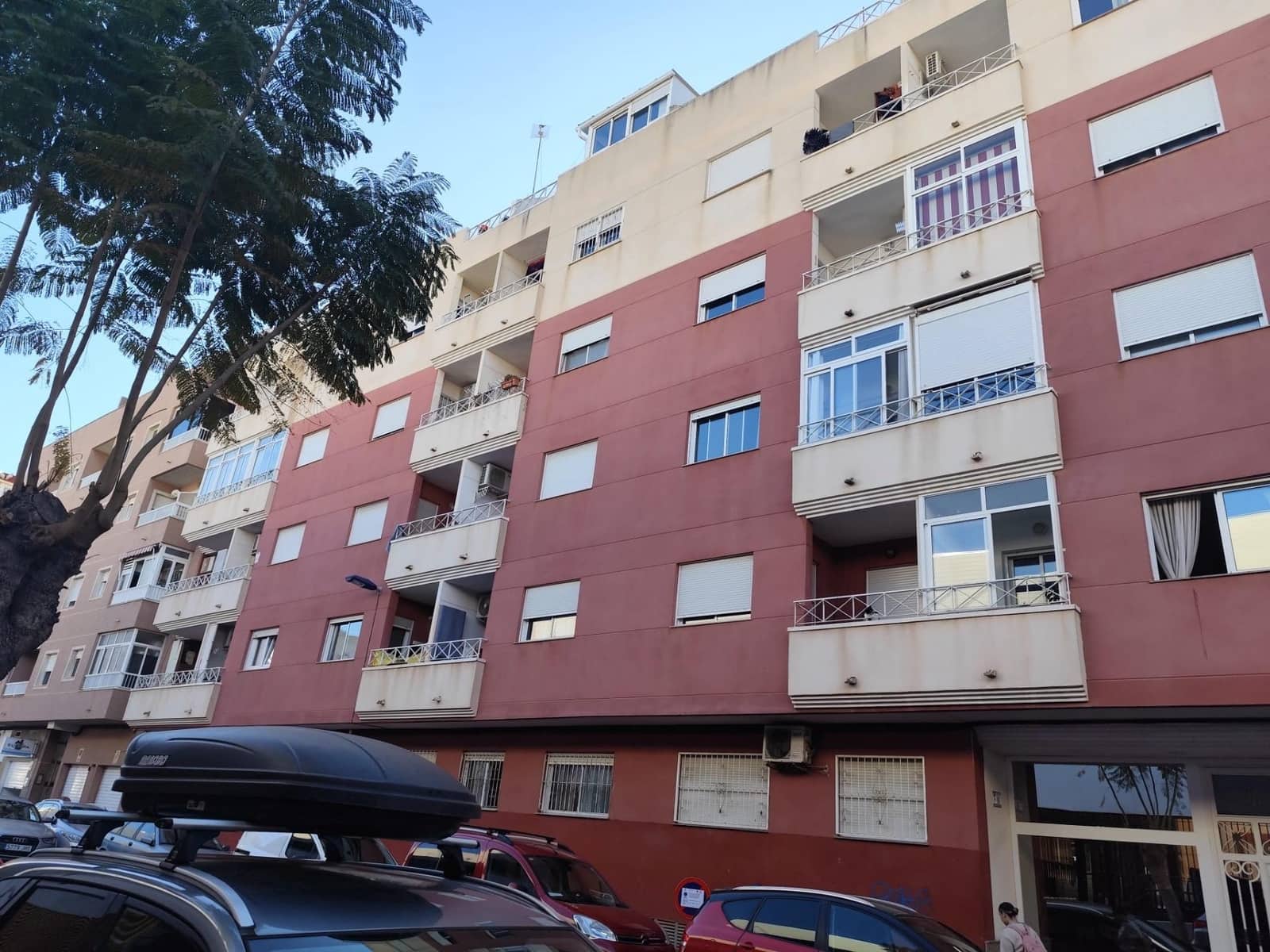 Appartement de 2 chambres à louer à Torrevieja avec piscine - 800 € (Ref: 9651962)