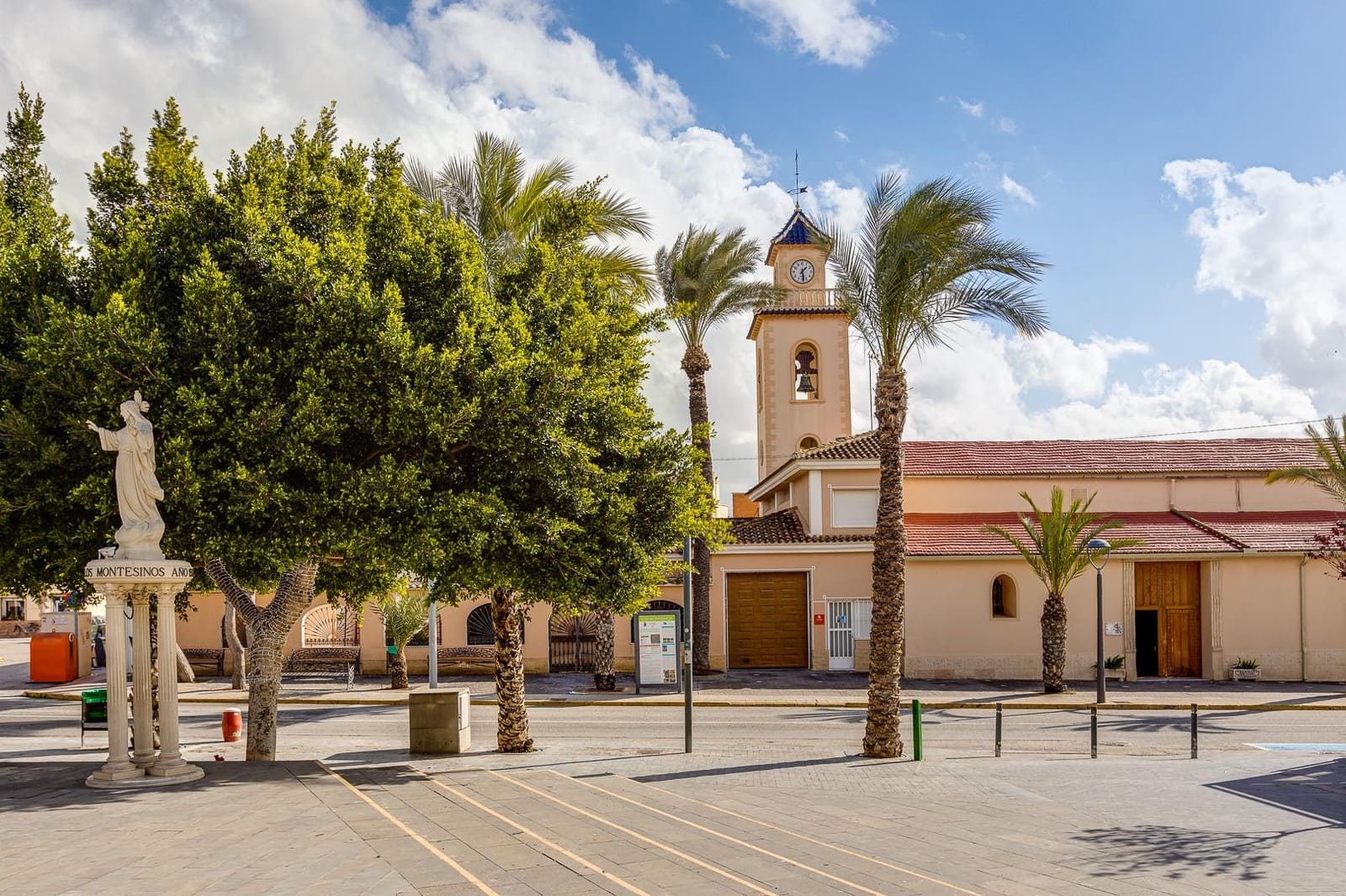 3 bedroom Villa for sale in Los Montesinos with pool - € 349,500 (Ref: 9666479)