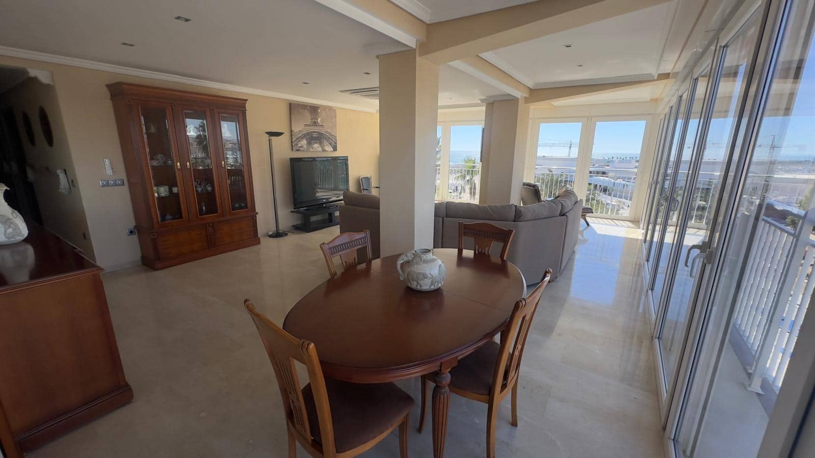 5 quarto Apartamento para arrendar em Torrevieja - 1 500 € (Ref: 9690594)