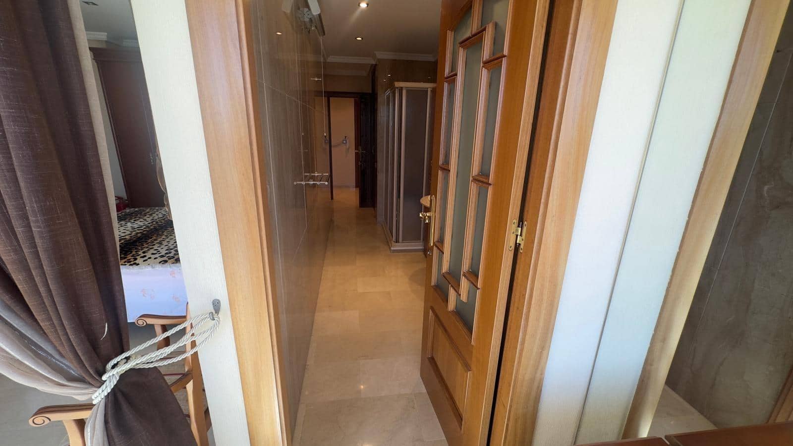 5 quarto Apartamento para arrendar em Torrevieja - 1 500 € (Ref: 9690594)