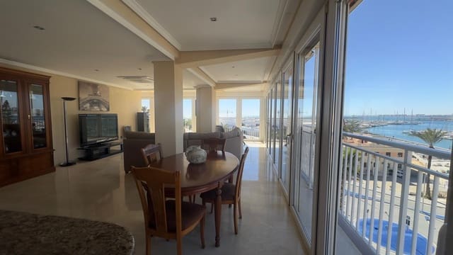 5 quarto Apartamento para arrendar em Torrevieja - 1 500 € (Ref: 9690594)