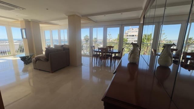 5 quarto Apartamento para arrendar em Torrevieja - 1 500 € (Ref: 9690594)