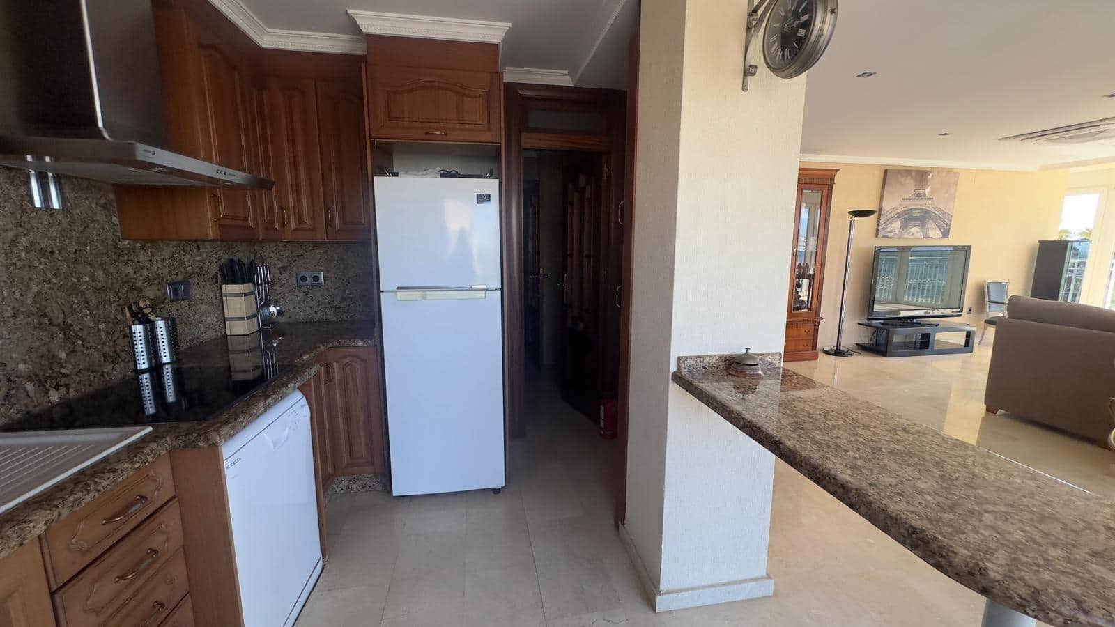 5 quarto Apartamento para arrendar em Torrevieja - 1 500 € (Ref: 9690594)