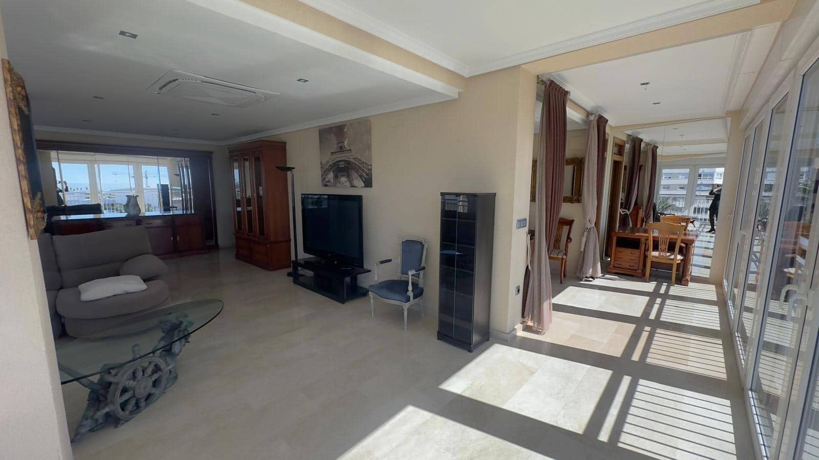 5 quarto Apartamento para arrendar em Torrevieja - 1 500 € (Ref: 9690594)