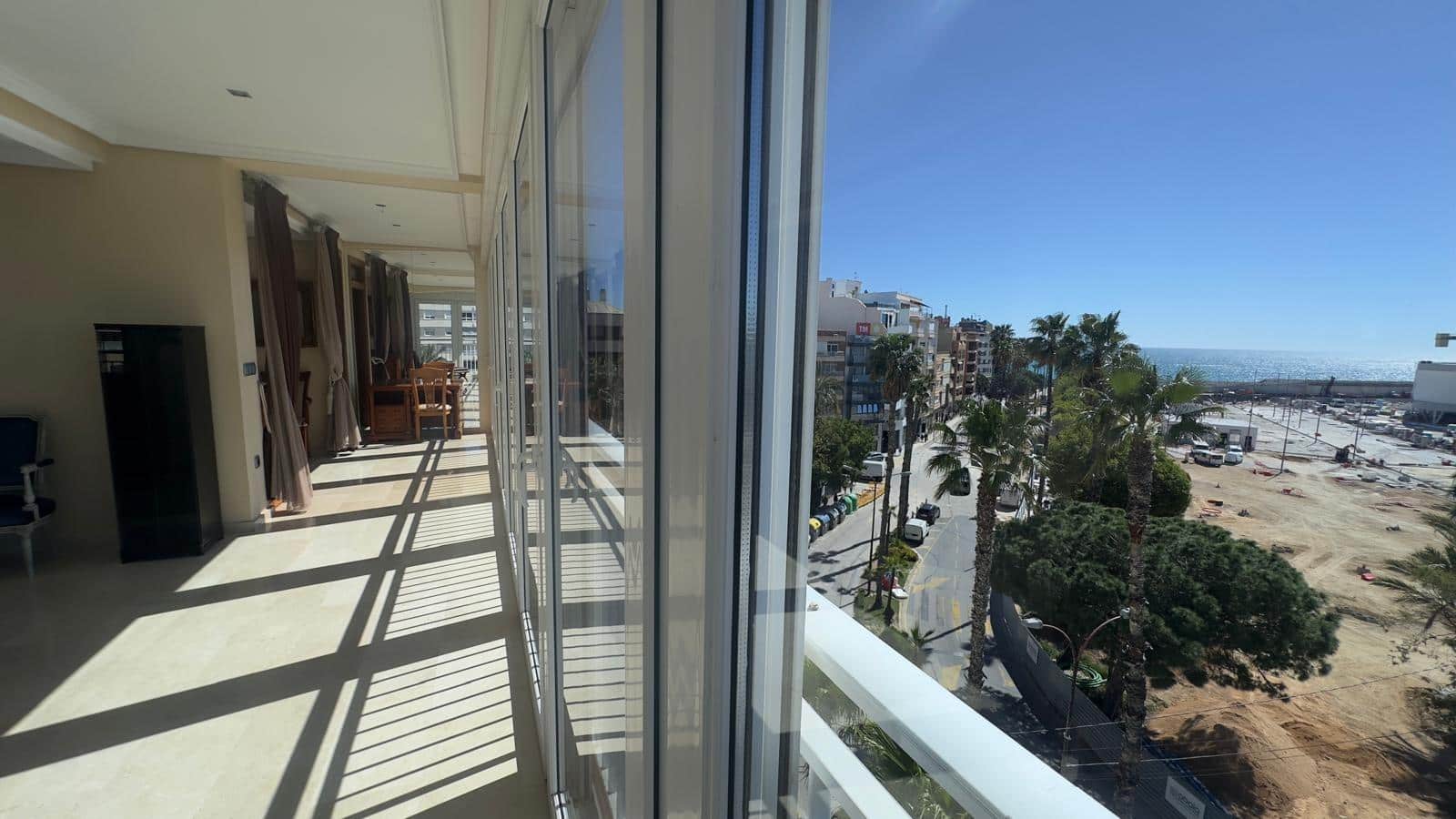 5 quarto Apartamento para arrendar em Torrevieja - 1 500 € (Ref: 9690594)