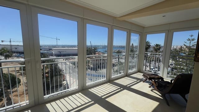 5 quarto Apartamento para arrendar em Torrevieja - 1 500 € (Ref: 9690594)