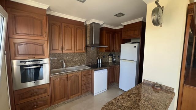 5 quarto Apartamento para arrendar em Torrevieja - 1 500 € (Ref: 9690594)