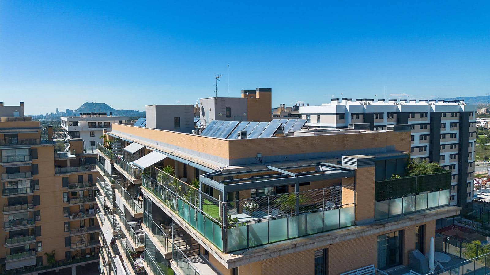 3 bedroom Penthouse for sale in Alicante / Alacant city with pool - € 1,100,000 (Ref: 9701622)