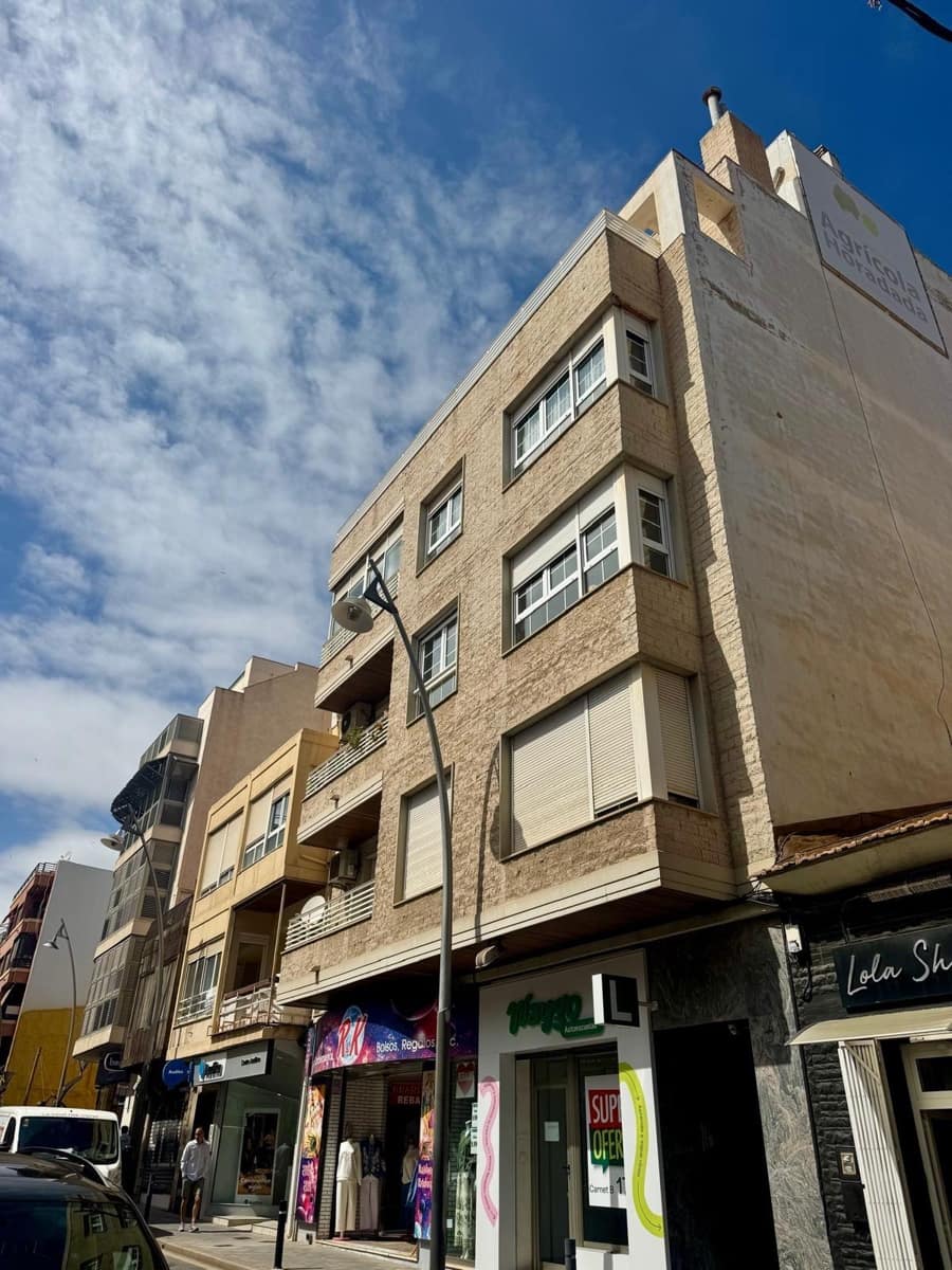 5 sypialnia Apartament na sprzedaż w Torrevieja - 255 000 € (Ref: 9726638)