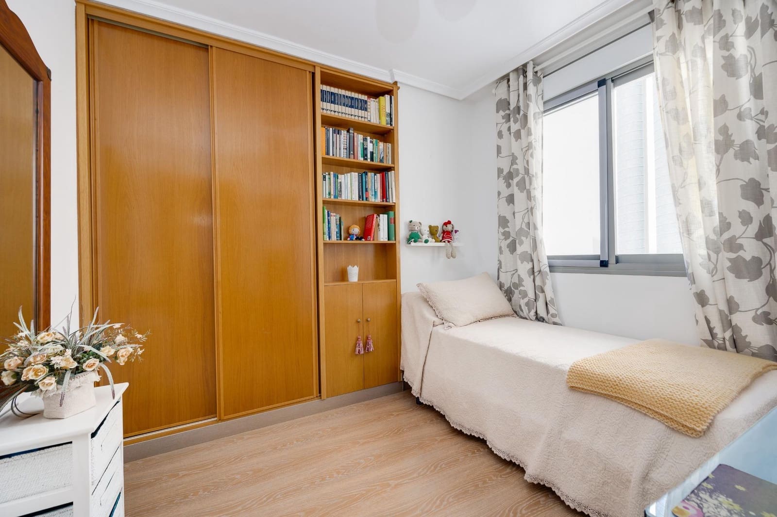 2 bedroom Penthouse for sale in Torrevieja - € 215,000 (Ref: 9732091)