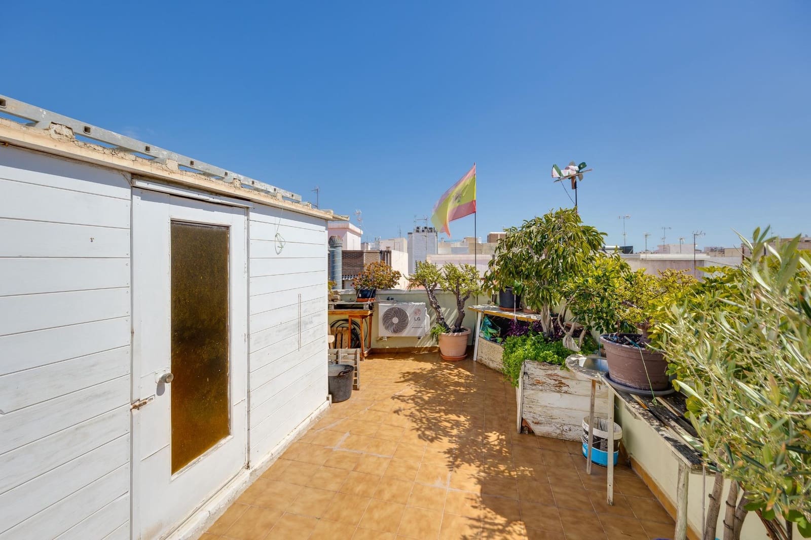 2 bedroom Penthouse for sale in Torrevieja - € 215,000 (Ref: 9732091)