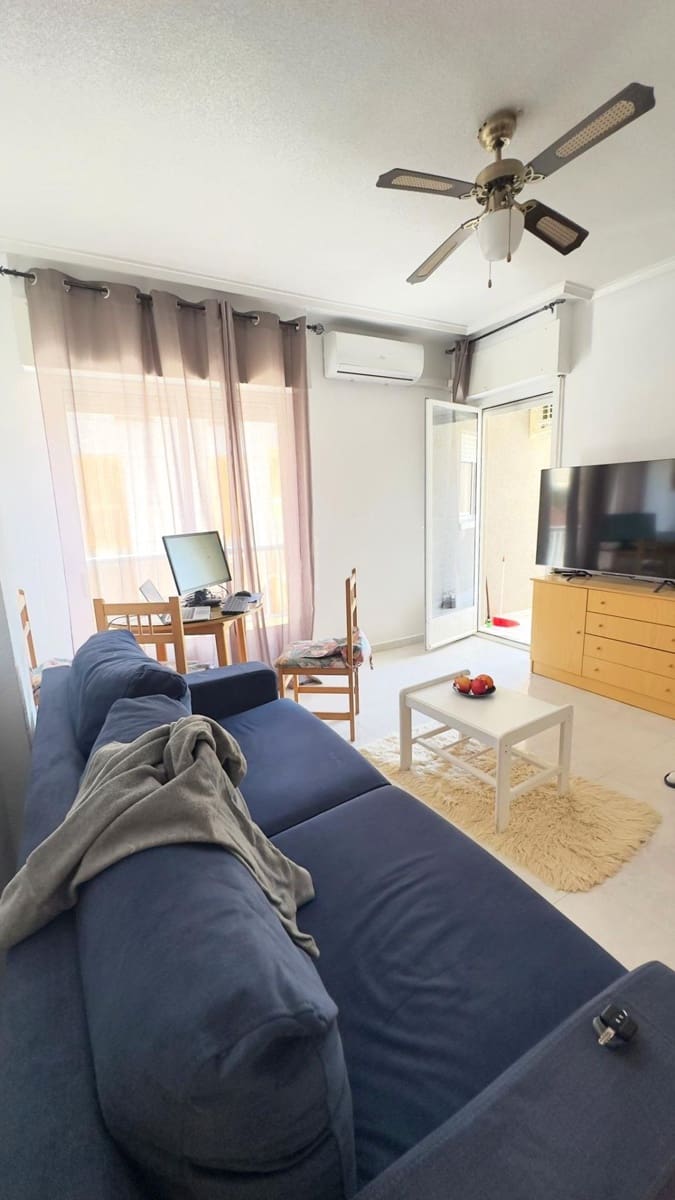 2 Zimmer Apartment zu verkaufen in Torrevieja mit Garage - 139.000 € (Ref: 9846226)